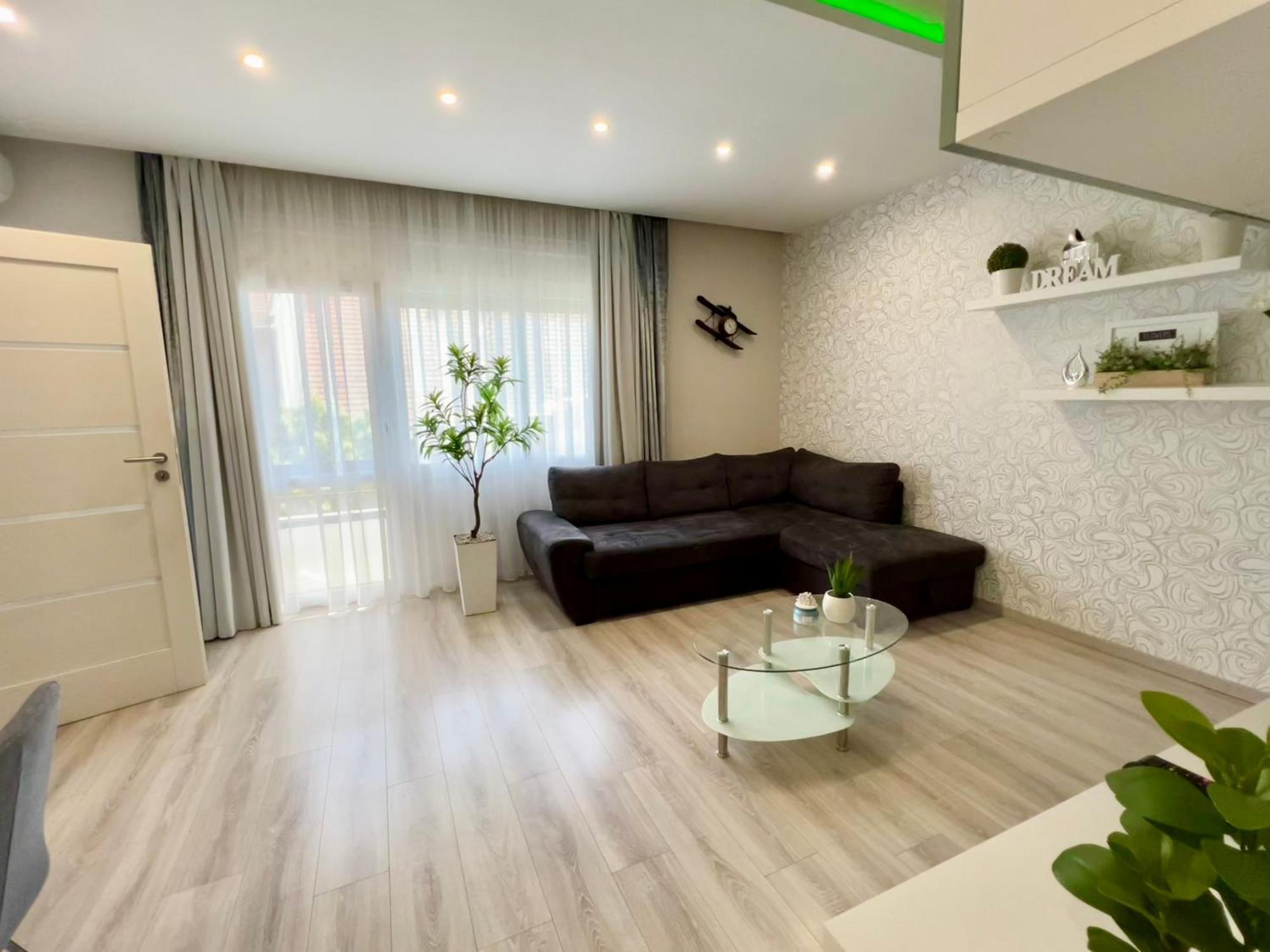Downtown Dream Apartmans Szeged Esterno foto