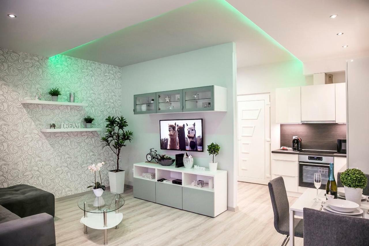 Downtown Dream Apartmans Szeged Esterno foto
