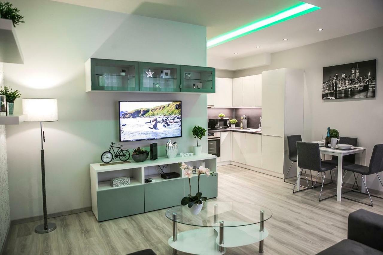 Downtown Dream Apartmans Szeged Esterno foto