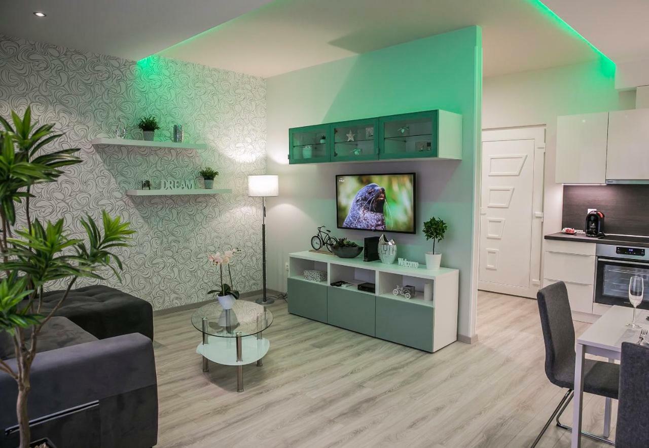 Downtown Dream Apartmans Szeged Esterno foto